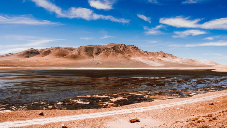 Paisagem da Laguna Diamante no Deserto de Atacama
